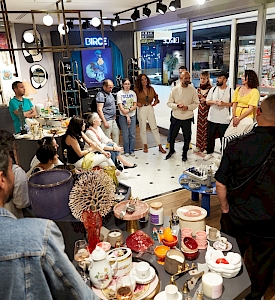 Yeni Bir Söz Söylemek Lazım / Akmerkez